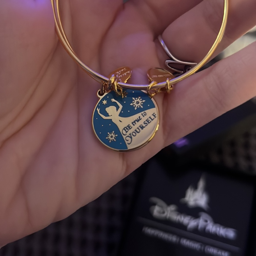 NWT Alex and Ani Elsa Bracelte - Picture 2 of 2